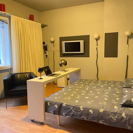 Cozy Modern Apartment With Small Balcony In The Heart Of Berlin Ngoại thất bức ảnh