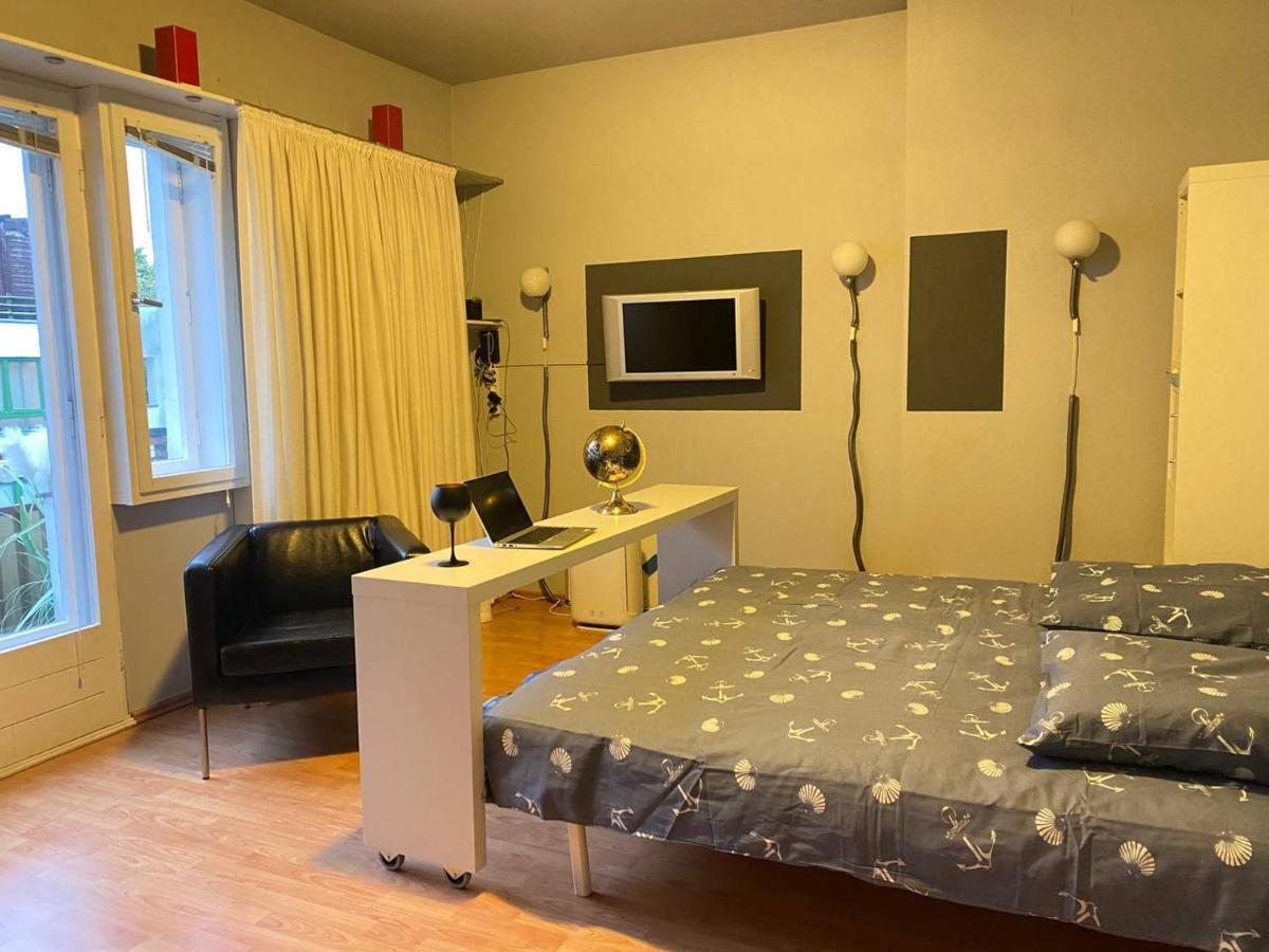 Cozy Modern Apartment With Small Balcony In The Heart Of Berlin Ngoại thất bức ảnh