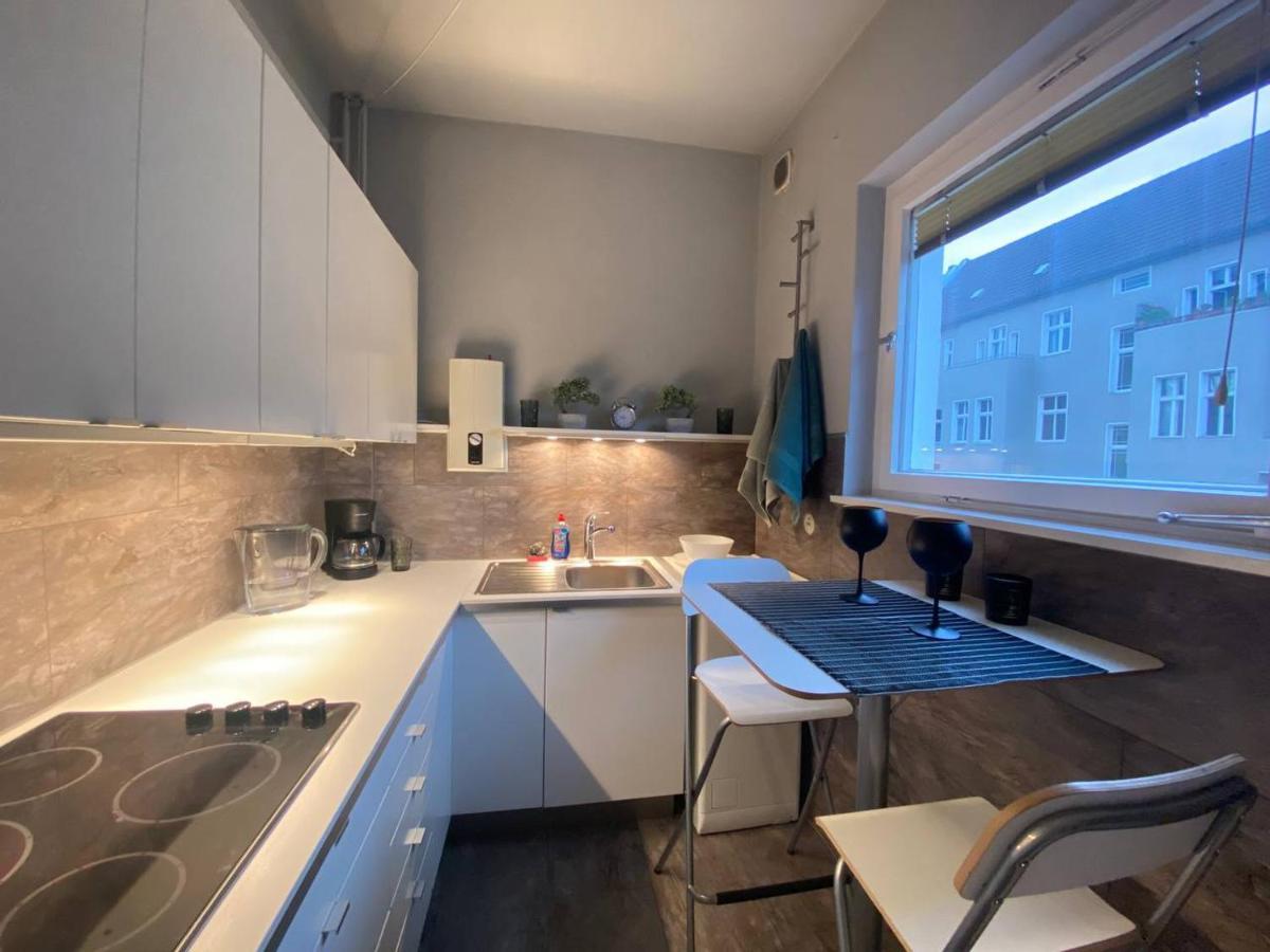 Cozy Modern Apartment With Small Balcony In The Heart Of Berlin Ngoại thất bức ảnh