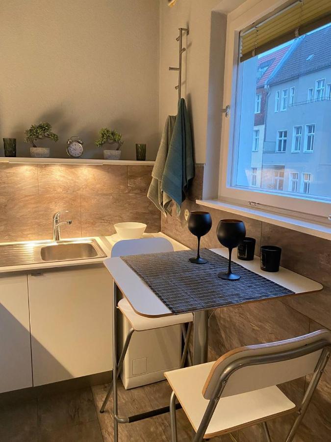 Cozy Modern Apartment With Small Balcony In The Heart Of Berlin Ngoại thất bức ảnh