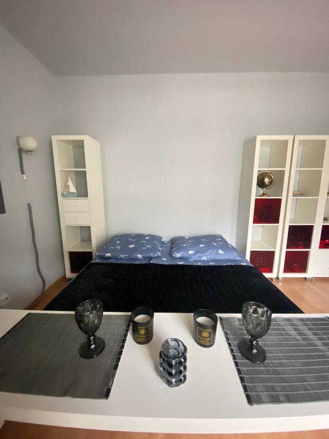 Cozy Modern Apartment With Small Balcony In The Heart Of Berlin Ngoại thất bức ảnh