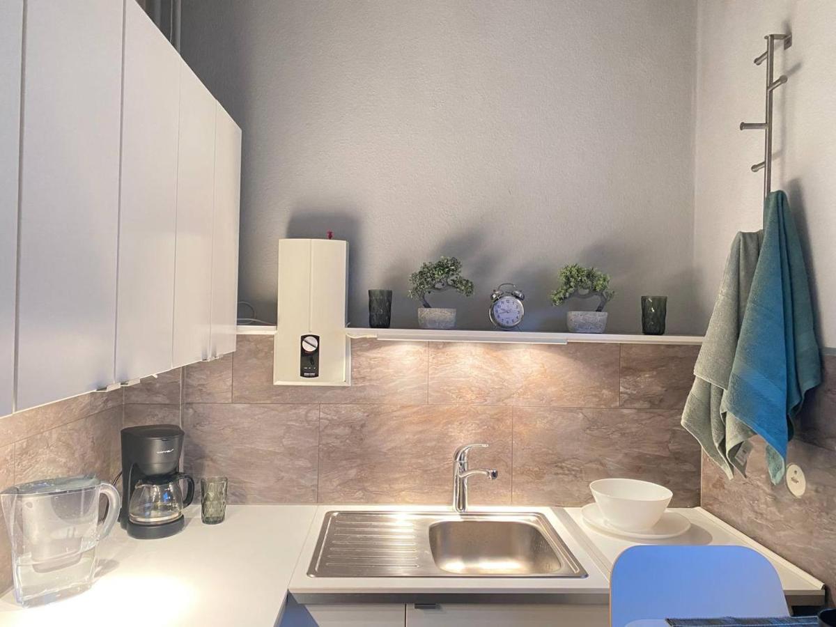 Cozy Modern Apartment With Small Balcony In The Heart Of Berlin Ngoại thất bức ảnh